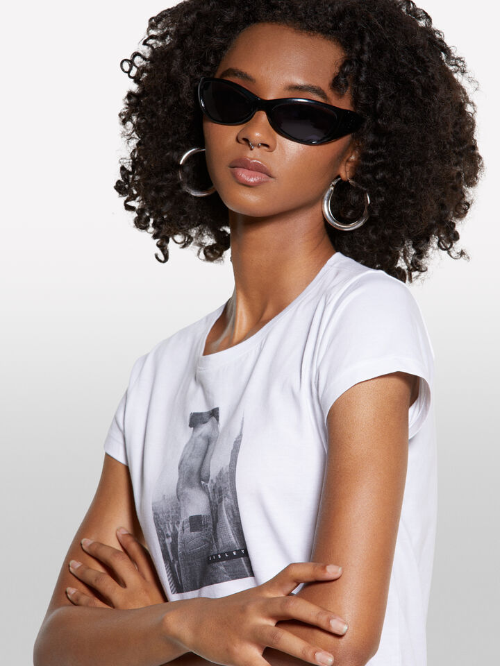 White t-shirt with woman print - women's short sleeve t-shirts - White | Sisley image number 4